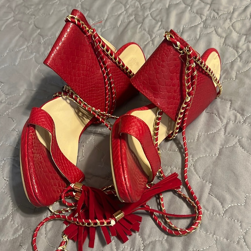 Cute lace up heel